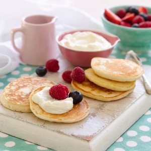 Mini Pikelets with Berries and Yoghurt
