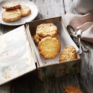 Crunchy Anzac Biscuits recipe